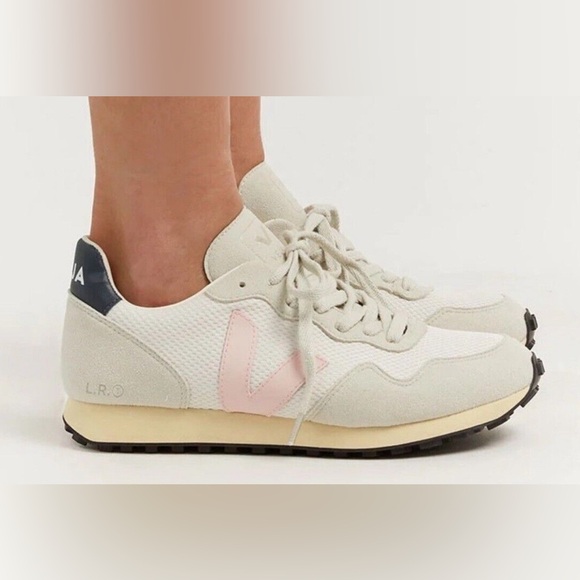 Veja Shoes - Veja Women's Sneakers in Cream and Pink